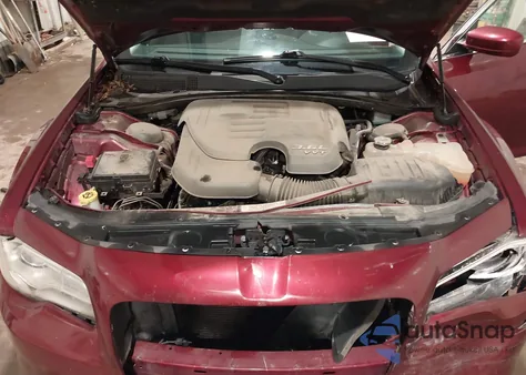 2017 Chrysler 300 Limited Awd z USA, uszkodzony, nr VIN 2C3CCARG7HH526986